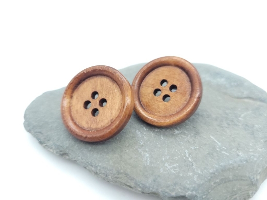 braune Knopf Ohrstecker Holz Button